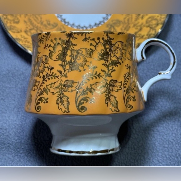 VINTAGE ELIZABETHAN FLORAL GOLD CUP AND SAUCER FINE BONE CHINA 3" Numbered - Picture 5 of 11